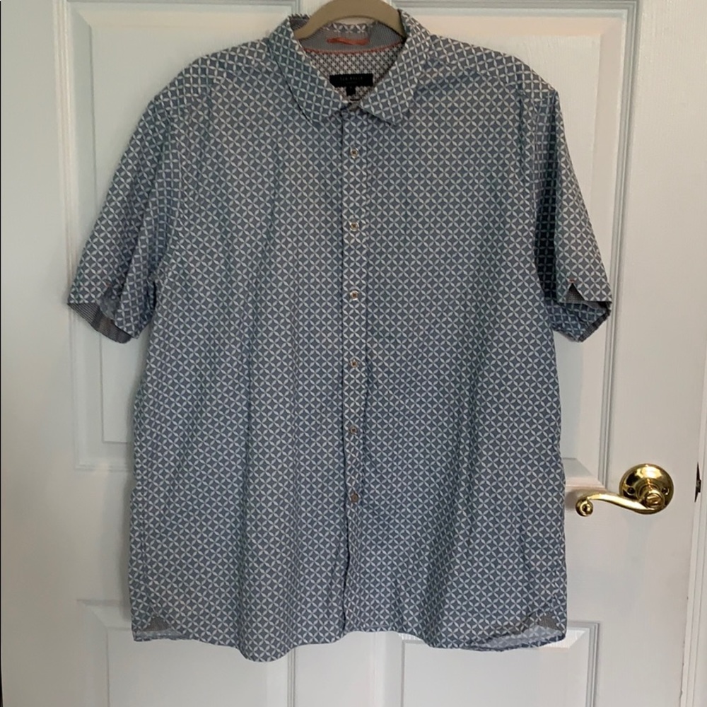 Men’s short sleeve button down